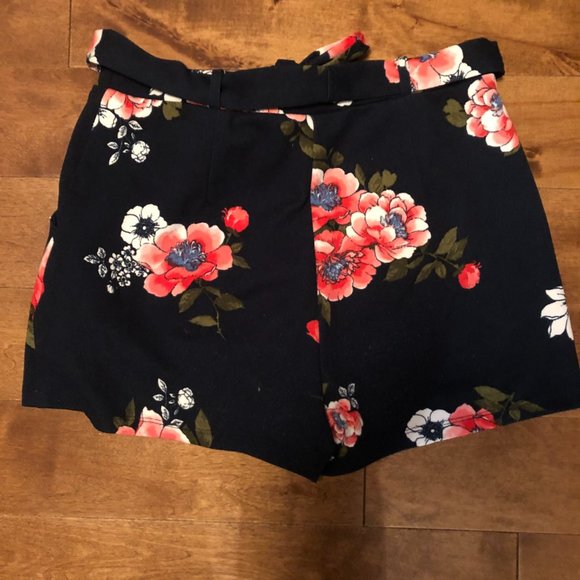 Short - Picture 2 of 2